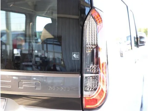 Mitsubishi Delica Mini
