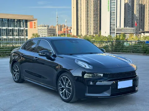 Lynk & Co 03