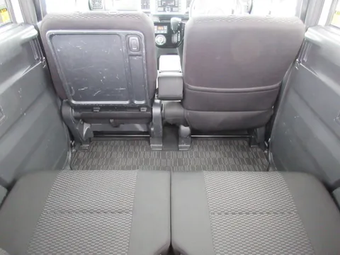 Toyota Pixis Mega