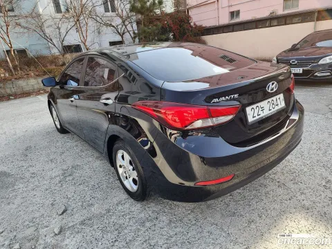 Hyundai Elantra (Avante)