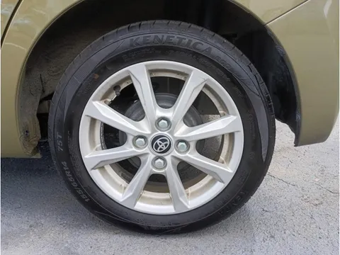 Toyota Pixis Mega