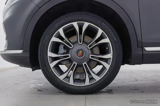 Hongqi HS5