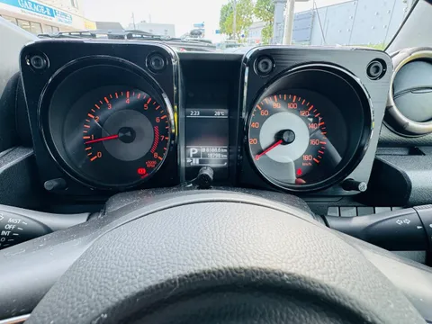 Suzuki Jimny Sierra