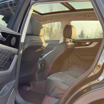 Hongqi HS5