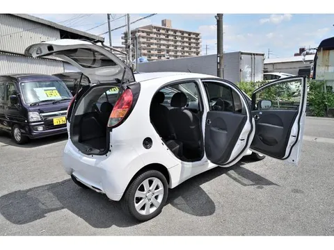Mitsubishi I