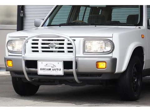 Nissan Rasheen