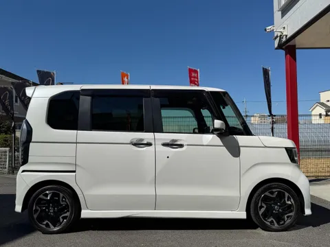 Honda N-BOX Custom