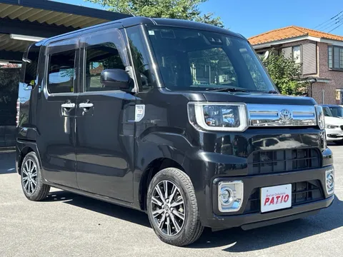 Toyota Pixis Mega
