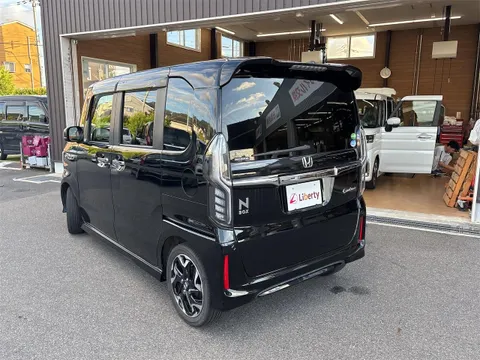 Honda N-BOX Custom