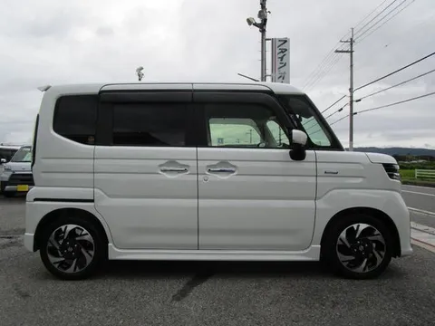 Suzuki Spacia Custom