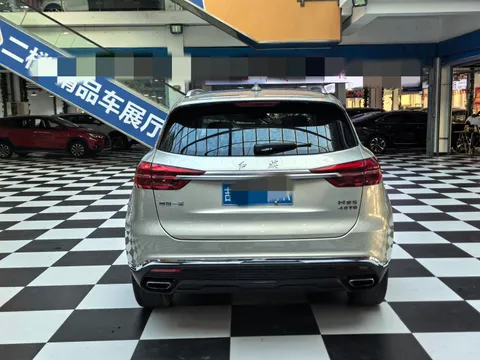 Hongqi HS5