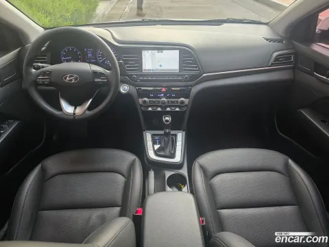 Hyundai Elantra (Avante)