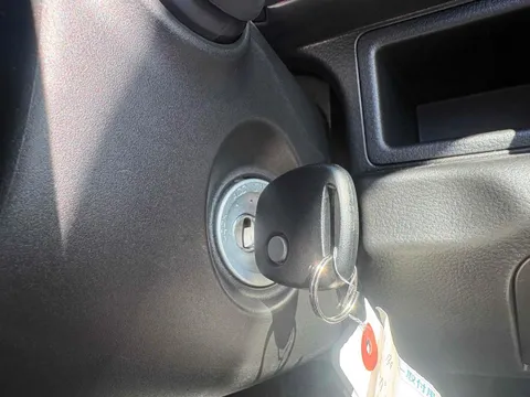 Nissan Clipper Van