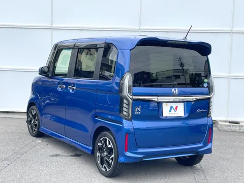 Honda N-BOX Custom