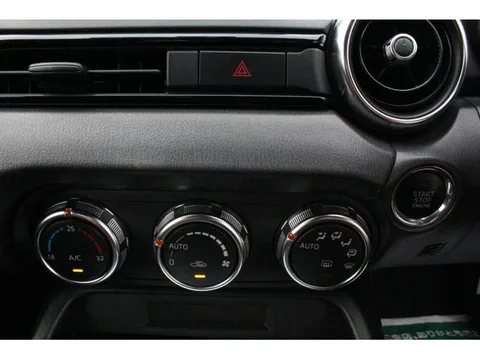 Mazda MX-5 (Roadster)