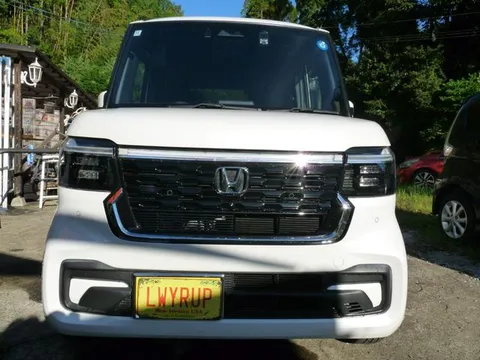 Honda N-BOX Custom