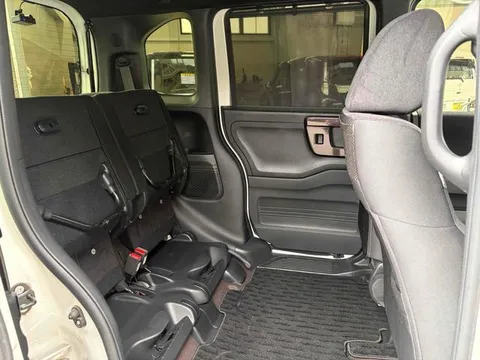 Honda N-BOX Custom