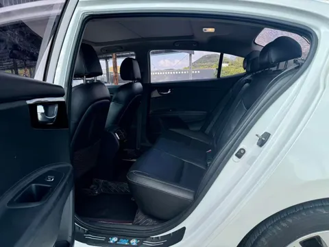 Kia K4