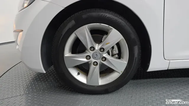 Hyundai Elantra (Avante)