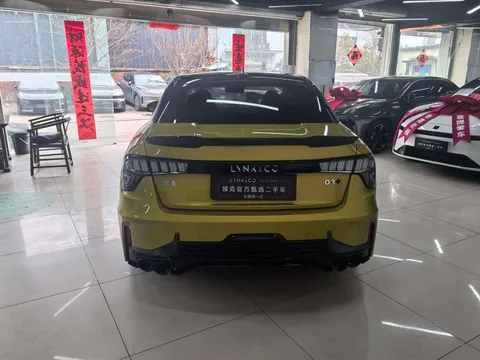 Lynk & Co 03
