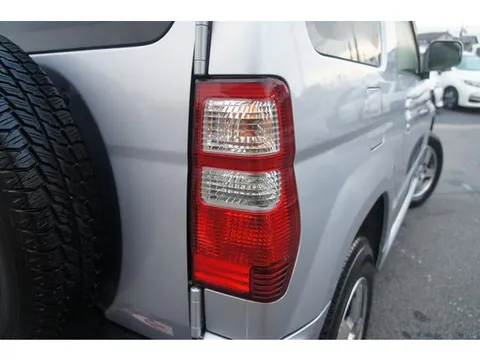 Nissan KIX