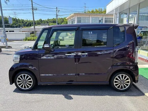 Honda N-BOX Custom