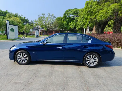Infiniti Q50L