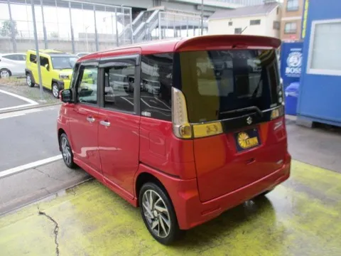 Suzuki Spacia Custom