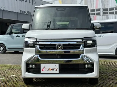 Honda N-BOX Custom