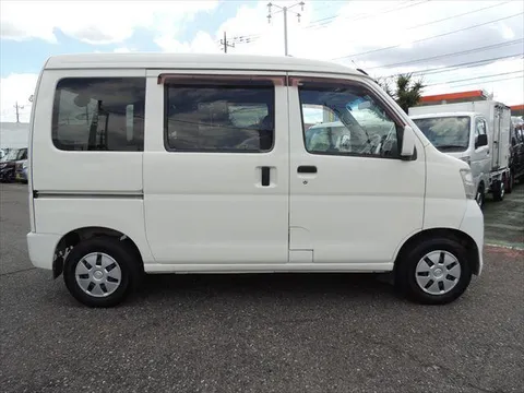 Toyota Pixis Van