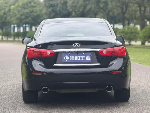 Infiniti Q50L