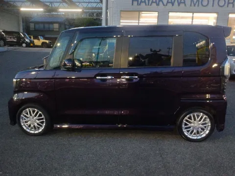 Honda N-BOX Custom