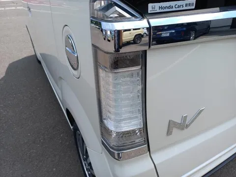 Honda N-BOX Slash