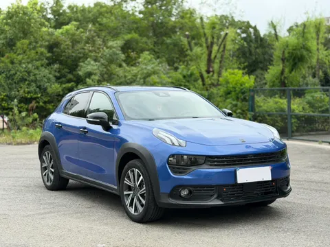 Lynk & Co 02