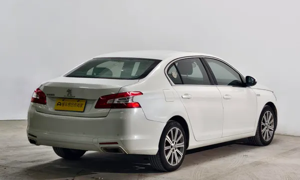 Peugeot 408