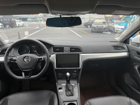 Volkswagen Lamando