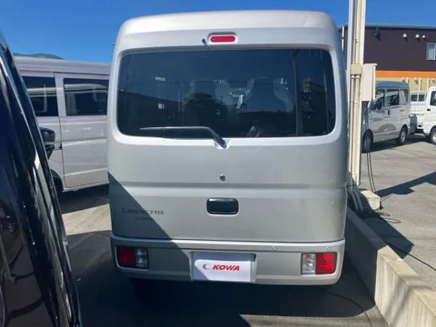 Mitsubishi Minicab Van