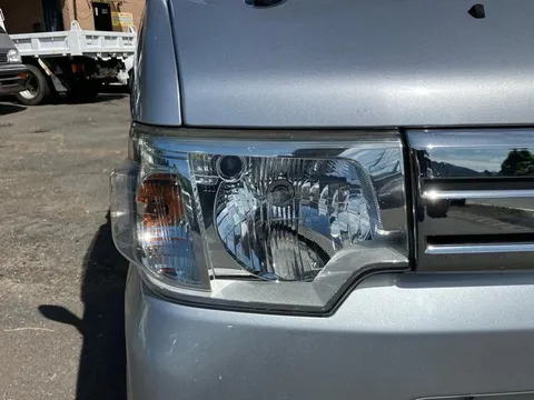 Mitsubishi Minicab Van