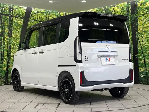 Honda N-BOX Custom