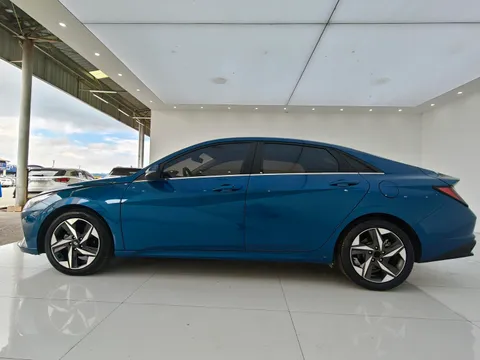 Hyundai Elantra (Avante)