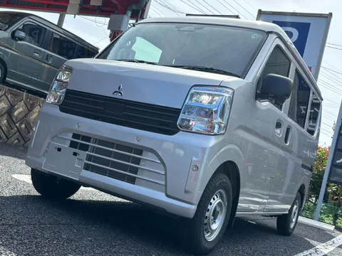 Mitsubishi Minicab Van