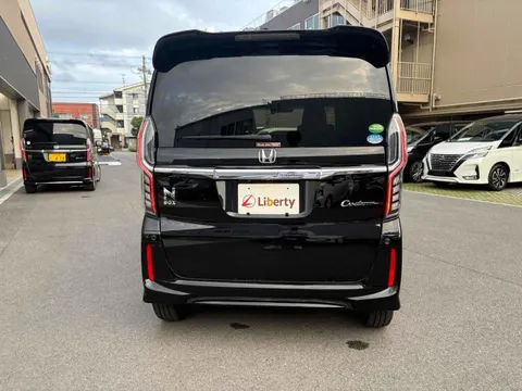 Honda N-BOX Custom