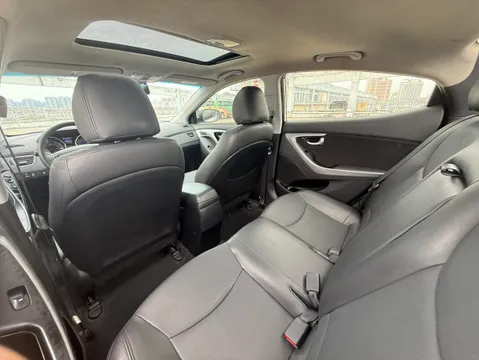 Hyundai Elantra (Avante)