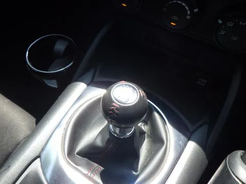 Mazda MX-5 (Roadster)