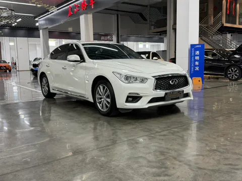 Infiniti Q50L