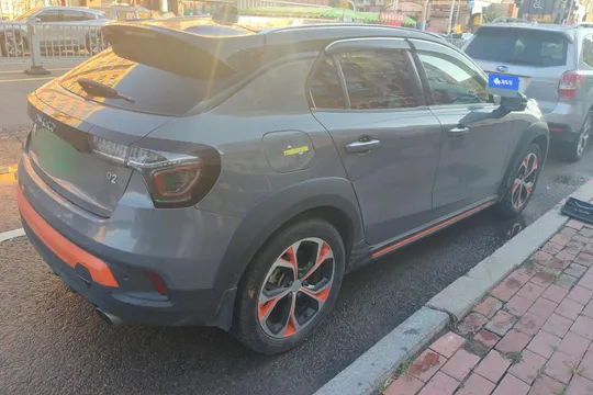Lynk & Co 02