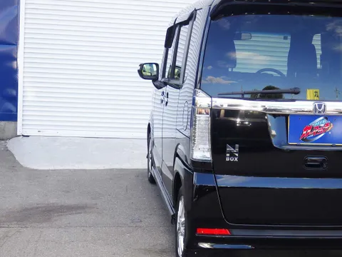 Honda N-BOX Custom