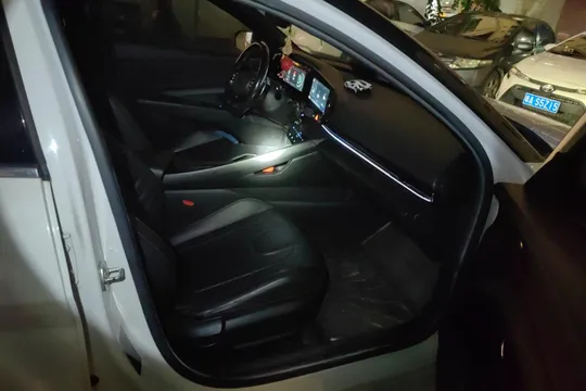 Hyundai Elantra (Avante)