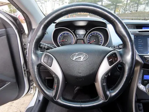 Hyundai Elantra (Avante)