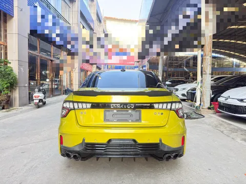 Lynk & Co 03